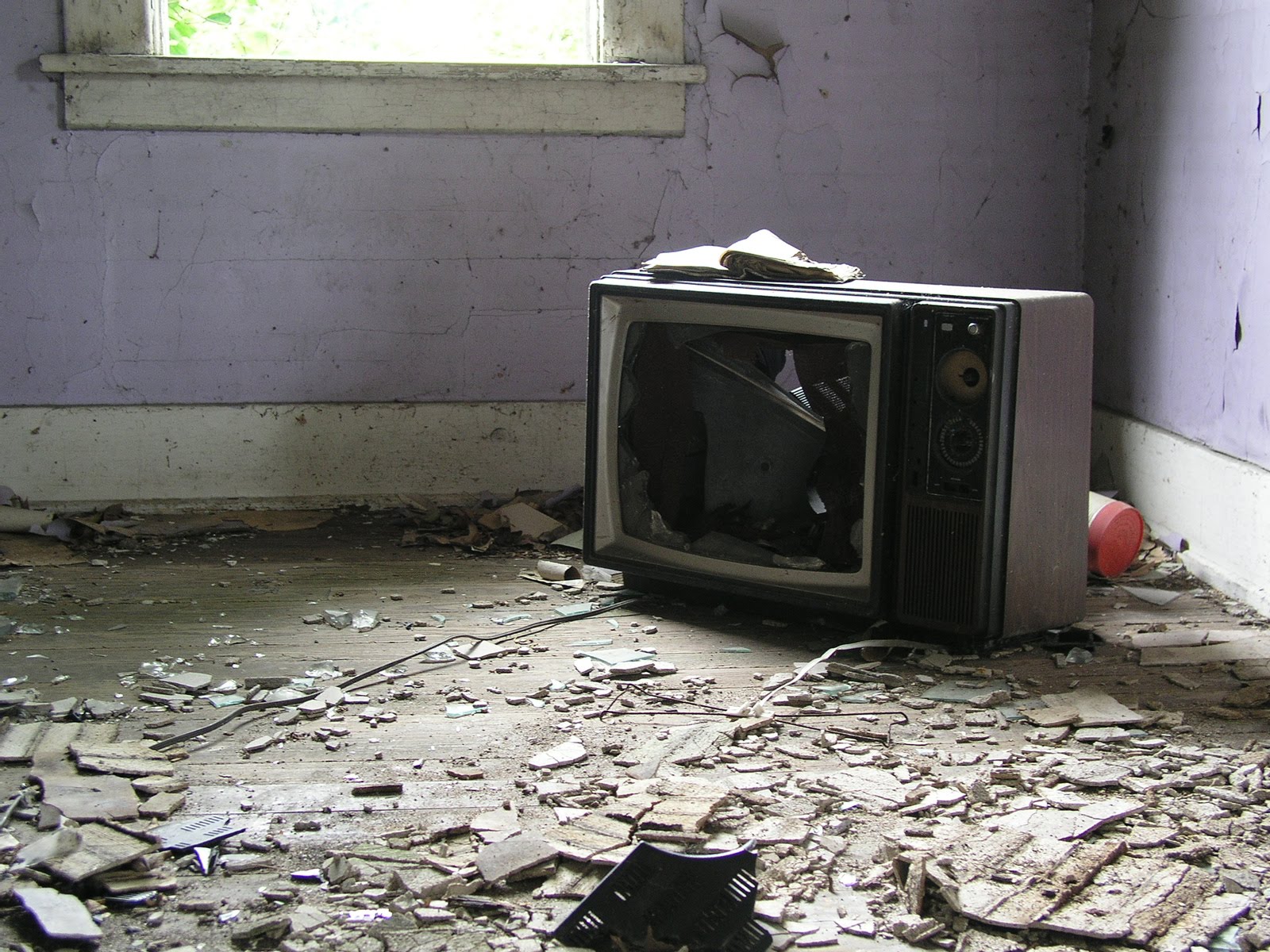 MRG-7 Broken TV