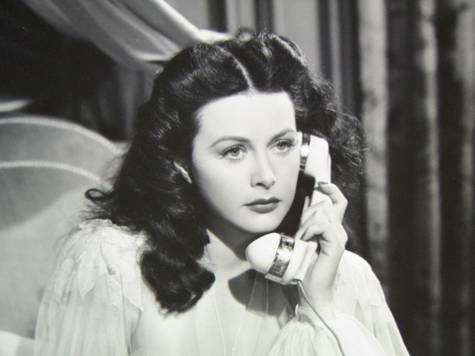 calling-hedy-lamarr-telefon-930x697