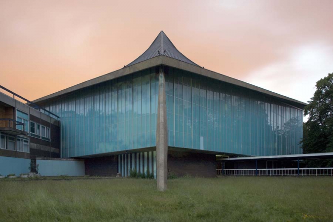 commonwealth institute dm180909 lh1