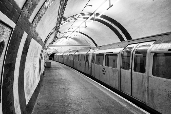 Aldwych train