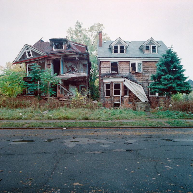abandoned-detroit-crumbling-houses